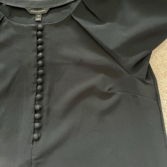 Banana Republic Factory Black Button-Front Blouse (M) - Picture 3 of 13